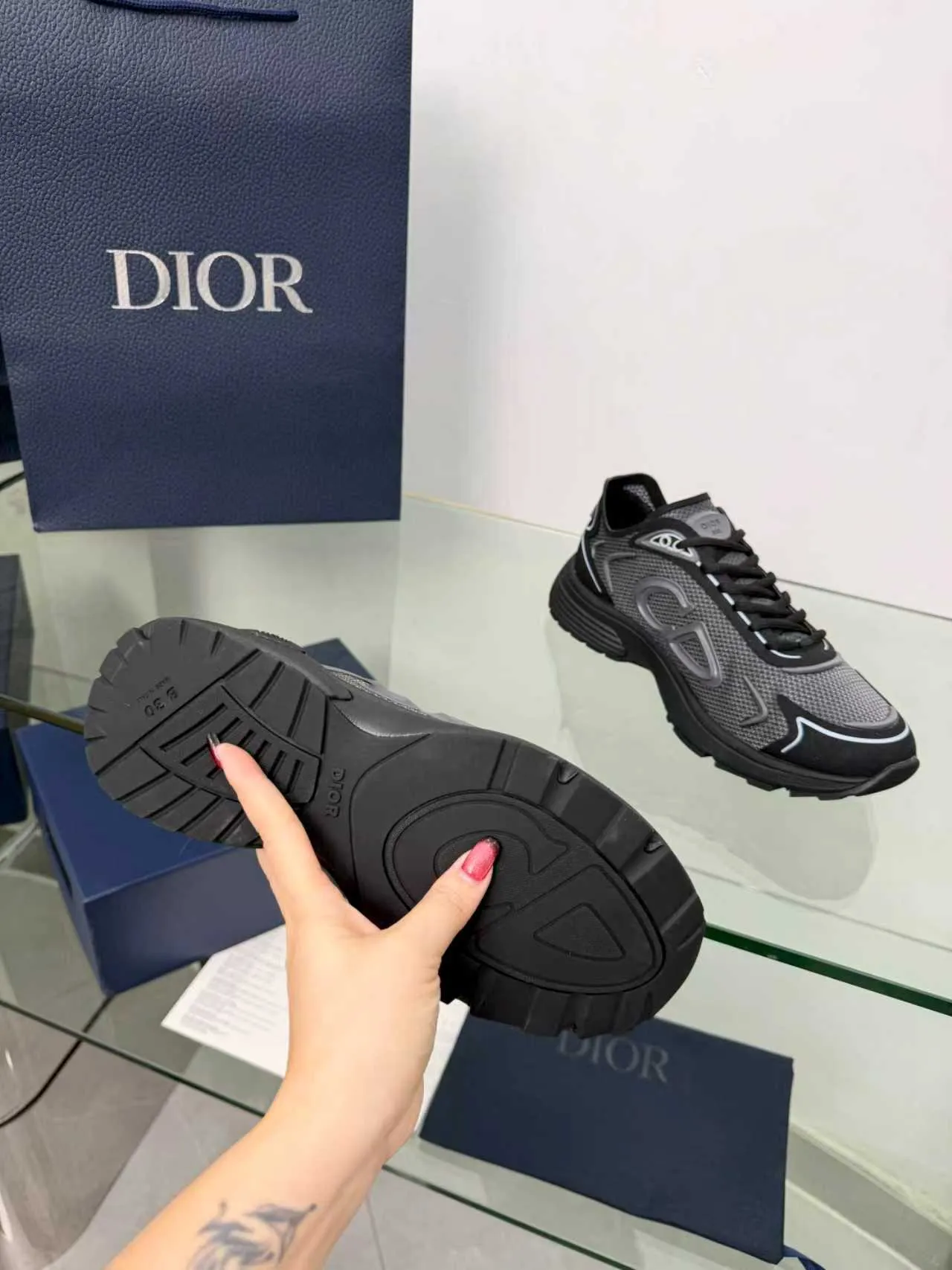 Men's men's shoes pP560! DIOR#B30 COUNTDOWN TECH shoes 1. Inspired by lighter running shoes this season 2. Made of multi-layer transparent nylon upper, full of futuristic feel 3. CD30 rubber logo on the tongue/heel to highlight the brand style 4. Equipped with ultra-light foam midsole for the ultimate comfortable wearing experience 5. The entire series uses WELDED (seamless bonding) technology to ensure durability and lightness 6. Full-size dopamine color matching, perfect choice for couples shoes😜